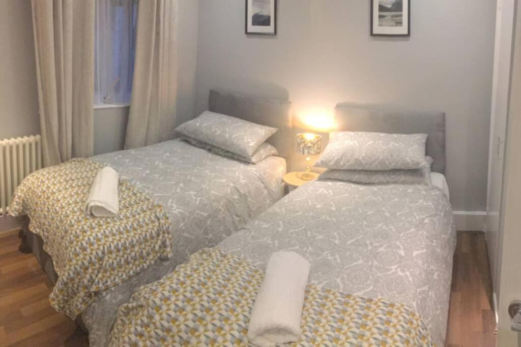 Large 3 Bedroom Apartment In Gated Development London Exterior photo